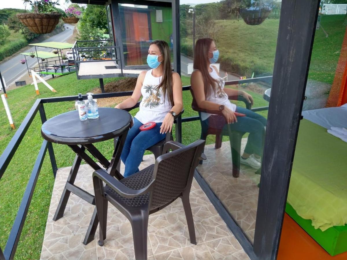 Hotel Glamping - Calochorno à Alcalá Extérieur photo