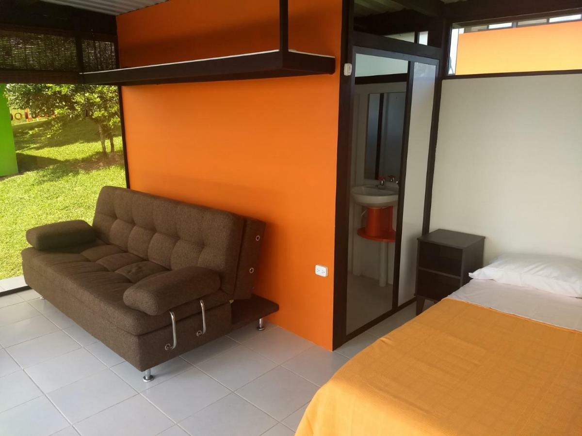 Hotel Glamping - Calochorno à Alcalá Extérieur photo
